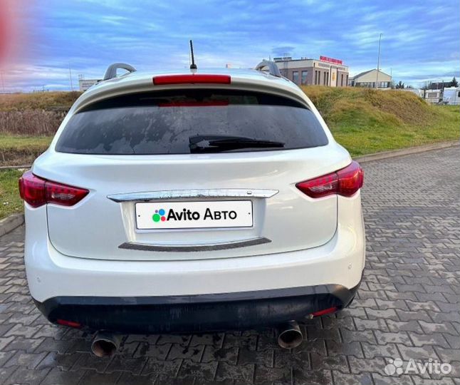 Infiniti QX70 5.0 AT, 2014, 151 895 км