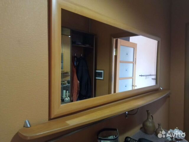 Зеркало с полками