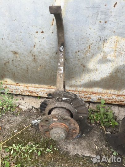 Поворотный кулак Мерседес w220 передний правы S600