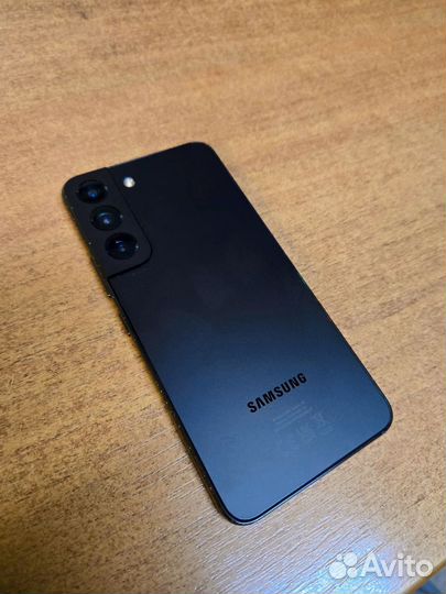 Samsung Galaxy S22, 8/128 ГБ