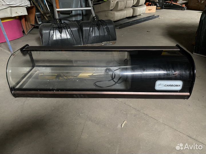 Холодильная витрина carboma