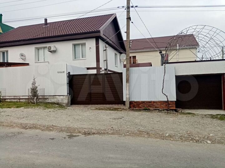 Дом 100 м² на участке 5 сот.