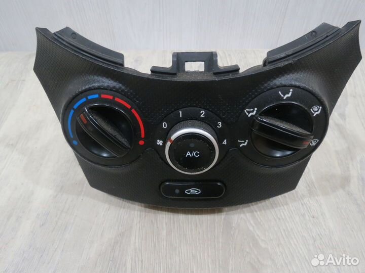 Блок управления отопителем Hyundai Solaris