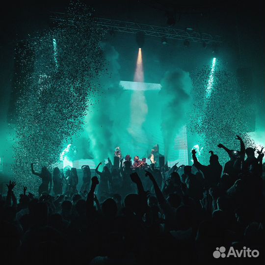 Проход в ночной клуб