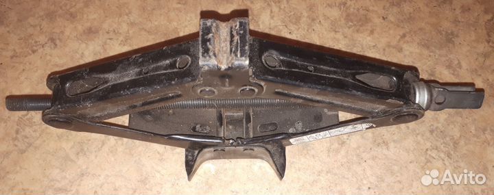 Домкрат ромбический, 1 т, Б/У