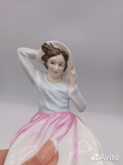 Фигура Royal Doulton Veronica высота 22 см 1989