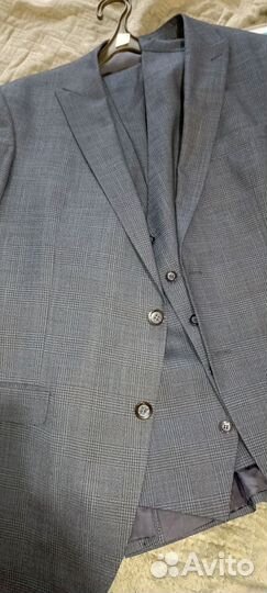 Мужской классический костюм тройка