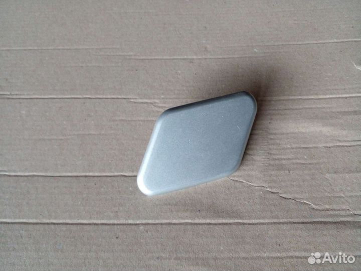 Крышка левой форсунки омывателя Kia Sportage 3