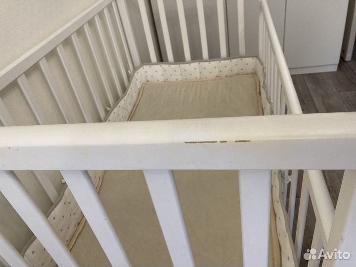 Детская кровать с бортиком и матрасом