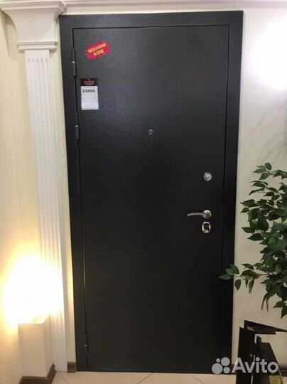 Металлическая входная дверь