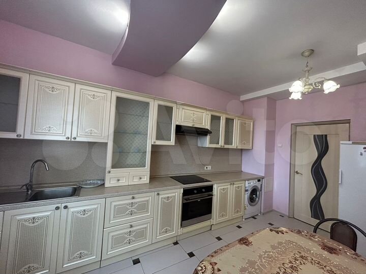 2-к. квартира, 77 м², 11/18 эт.