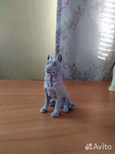 Статуэтки разные