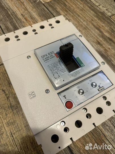 Автоматический выключатель Legrand DPX3
