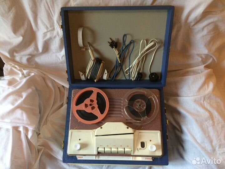 Магнитофон Elfa Aidas 9M