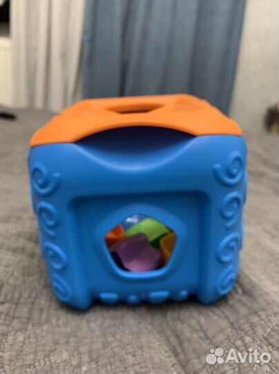 Развивающий кубик сортер