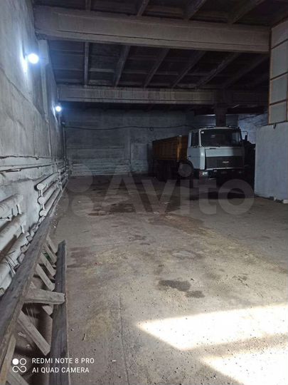 Машиноместо, > 30 м²