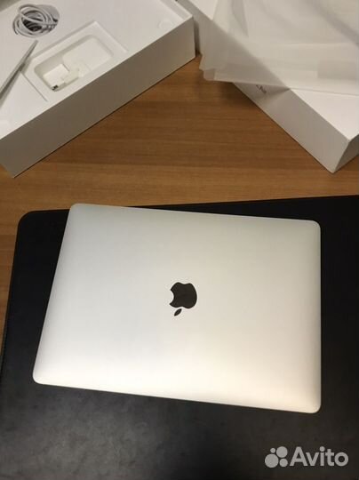 MacBook air 13 m1 на гарантии еще