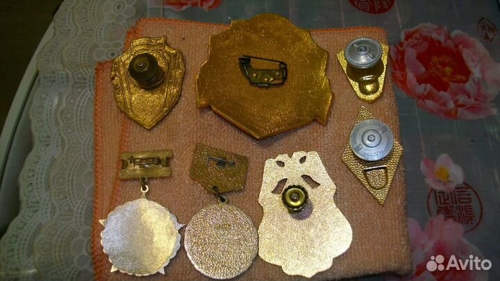 Значки и магниты на холодильник