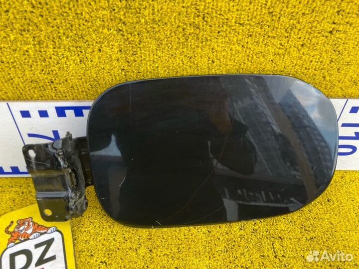 Лючок бензобака задний Mitsubishi Outlander