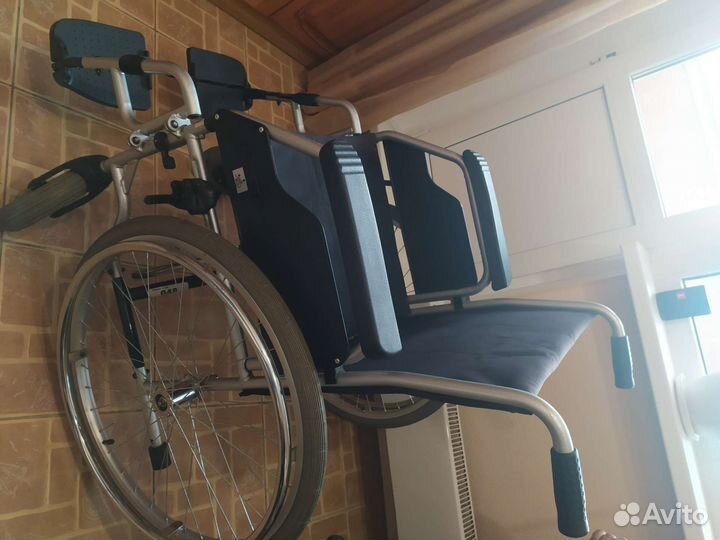 Инвалидная коляска складная новая