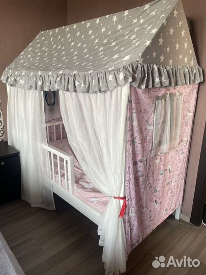 Кровать домик с крышей и шторками, матрасом