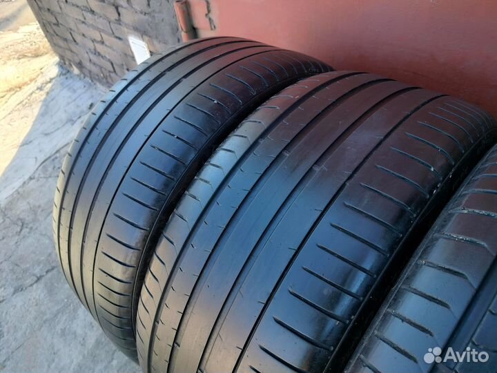 Pirelli P Zero 245/45 R20 и 275/40 R20 103W