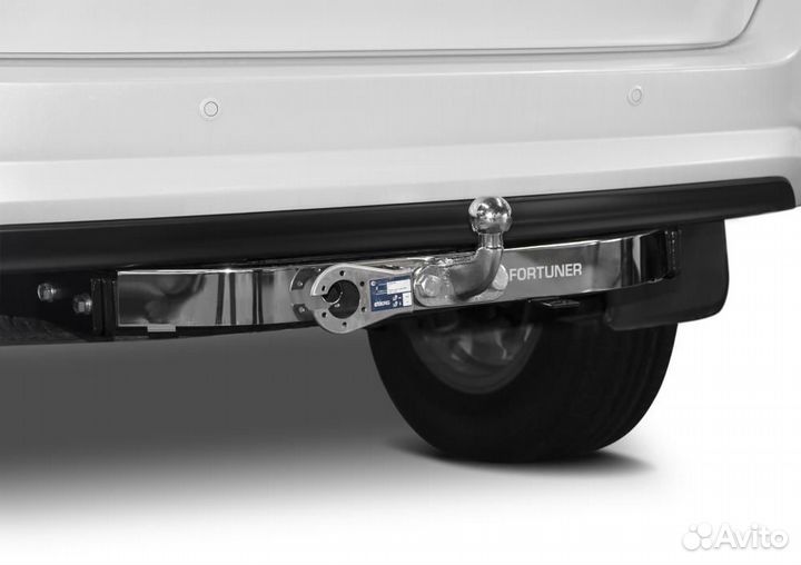 Фаркоп Toyota Fortuner 2017- (нерж.пласт.)