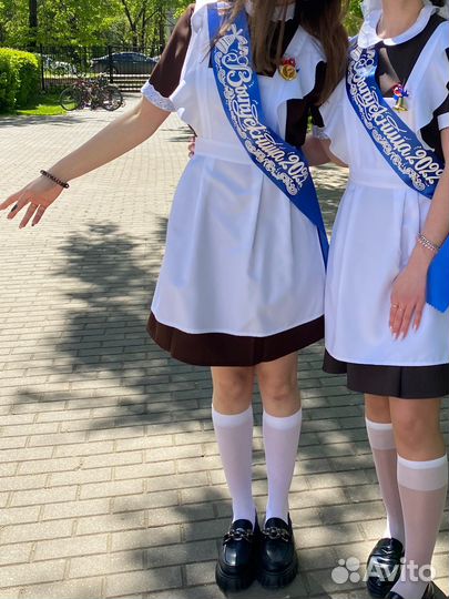 Платье с фартуком на последний звонок