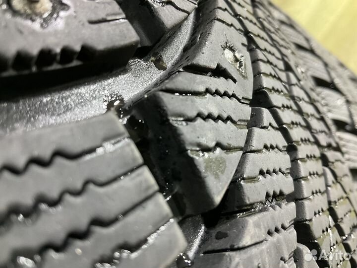 Formula Ice 215/70 R16