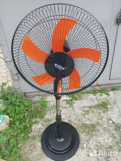 Вентилятор напольный (основание диск)