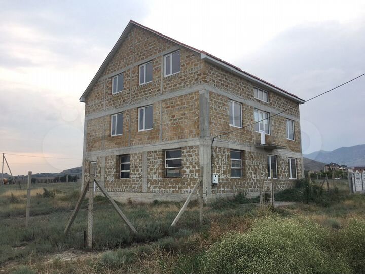 Дом 380 м² на участке 7,2 сот.