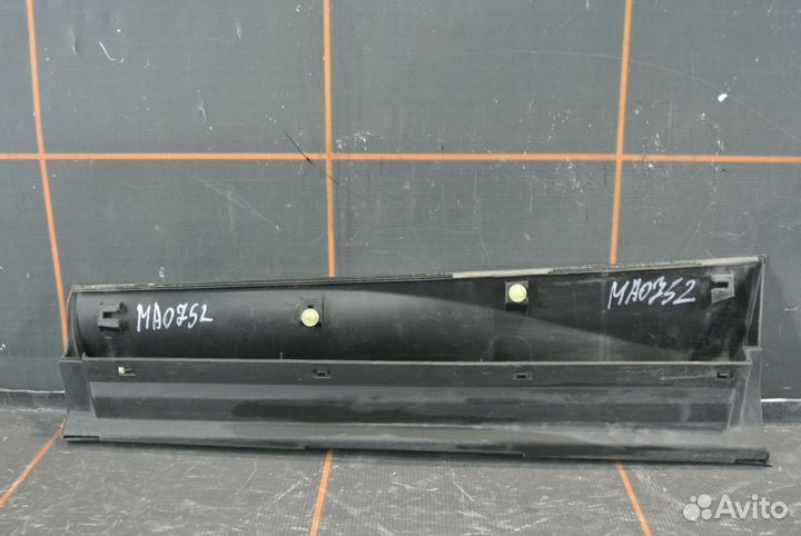 Накладка двери задней правой - Toyota RAV 4