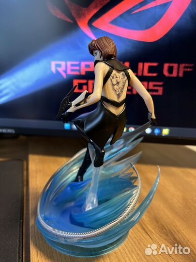Asus ROG коллекционная статуэтка