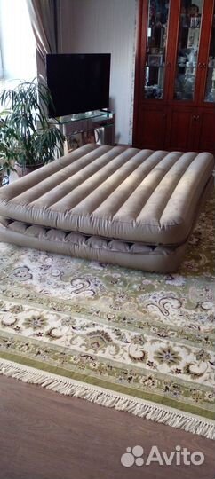 Надувной матрас кровать с насосом. Б/у