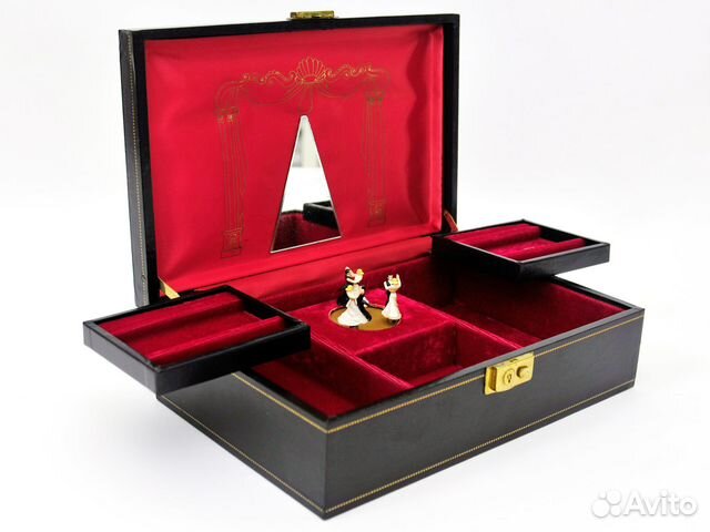 Винтаж: Заводная Музыкальная Шкатулка Бальный Зал