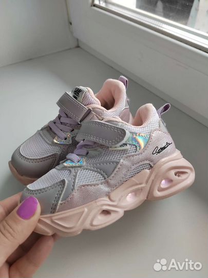 Кроссовки для девочки