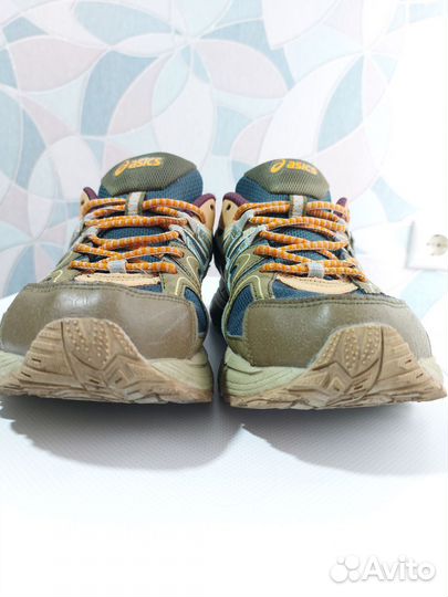 Кроссовки женские