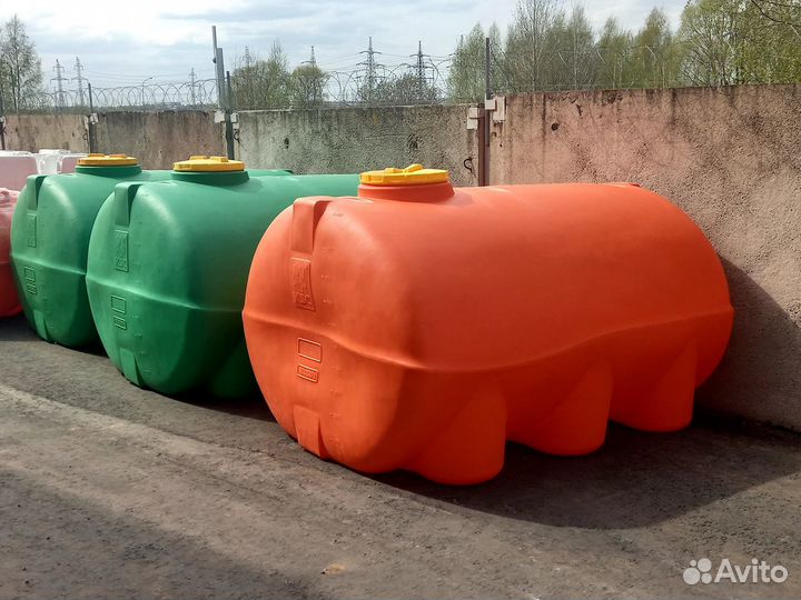 Емкость объемом 10000 литров для жидкостей