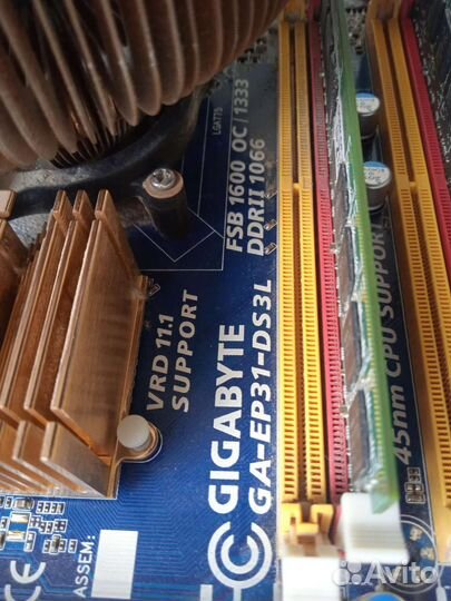Материнская плата Gigabyte с процессором