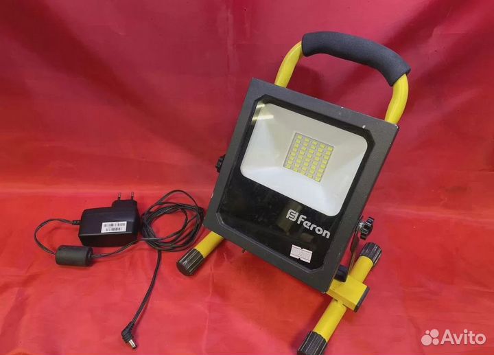 Переносной светодиодный прожектор 20вт