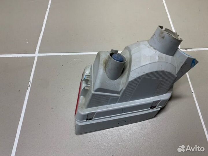 Фонарь в бампер задний правый Toyota Land Cruiser