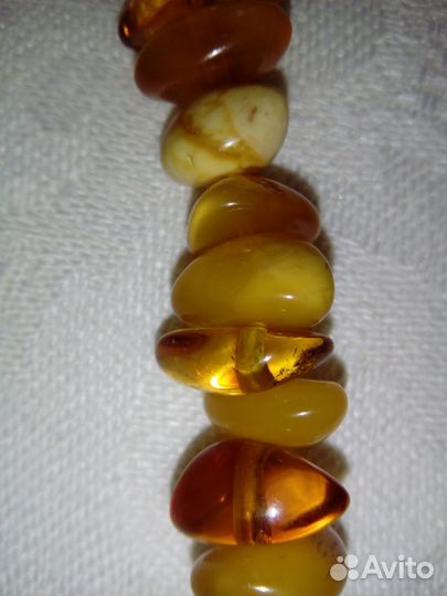 Янтарные бусы