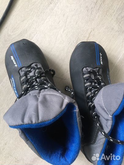 Лыжные ботинки с лыжами детские