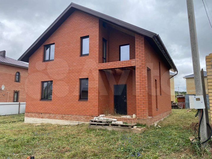 Коттедж 185 м² на участке 6,5 сот.