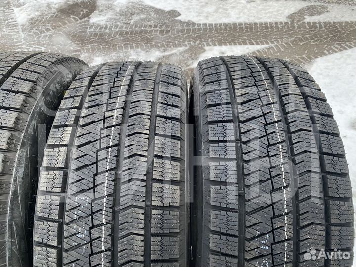 Bridgestone Blizzak Ice 275/35 R18 95S