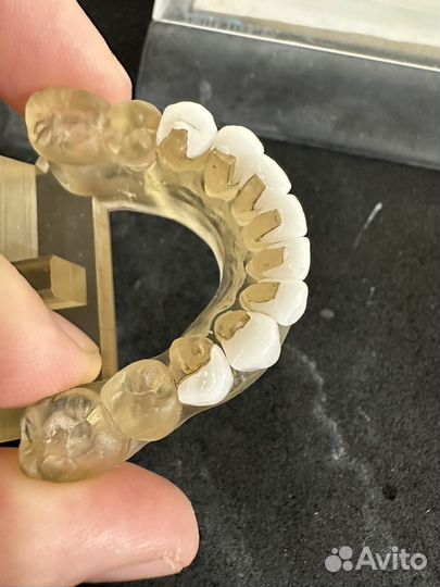 Зубной техник