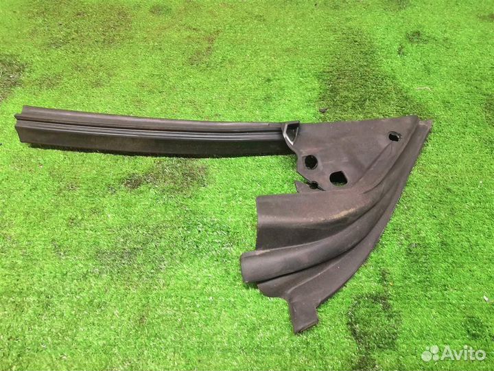 Уплотнитель VW Passat CC 2008-2017