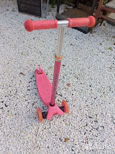 Самокат трехколесный