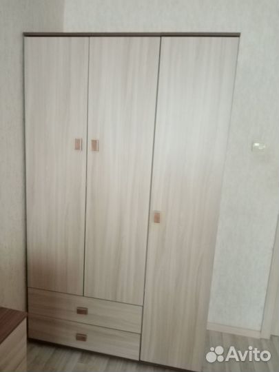 Шкаф бельевой бу