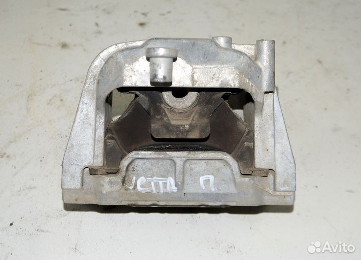 Опора двигателя Volkswagen Jetta 6